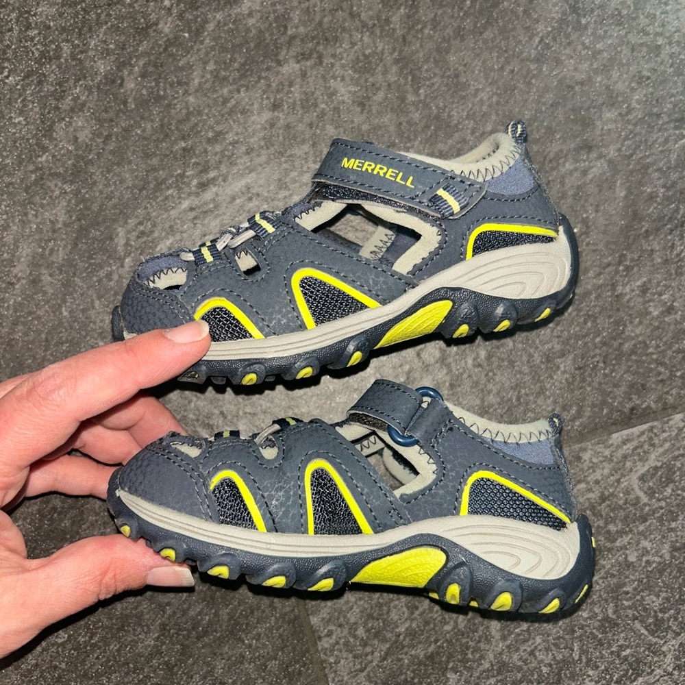 Toddler Boy Merrell Sport Sandals size 7 - Picture 4 of 9